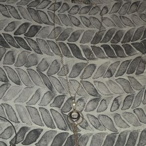 Elegant Gold Pendant Necklace